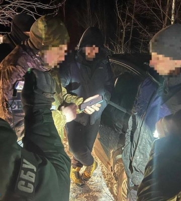 Ділки на Рівненщині за 6 тис доларів допомагали чоловікам тікати з країни