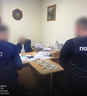 За деньги помогал уклонистам: ГБР разоблачило чиновника Хмельницкой РГА