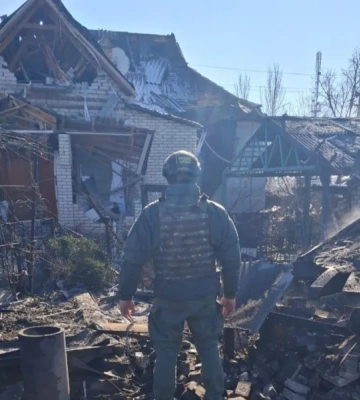 Окупанти скинули чотири авіабомби на Костянтинівку, є руйнування і жертви