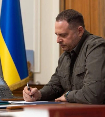 Єрмак провів телефонну розмову з радником президента США Майклом Волцом