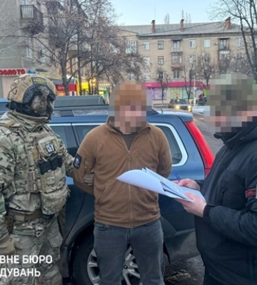 Військовий вимагав гроші у знайомої, видаючи себе за працівника СБУ