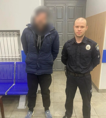 Бив та тиранив стареньку бабусю - у Харкові поліція розбирається з домашнім насильником