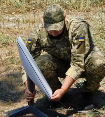 США погрожують відключити Україну від Starlink у разі відмови від угоди про корисні копалини – ЗМІ