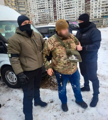 Продавали автомобілі, призначені для ЗСУ - у Києві затримано двох спритників. ФОТО