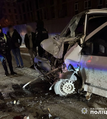 Зіткнувся з тролейбусом: в аварії у Чернівцях загинув 21-річний водій