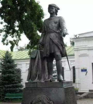 У Полтаві приберуть пам&#039;ятник Петру I
