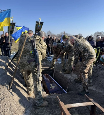 Навіки 40: на Волині прощалися із захисником Віталієм Потапчуком