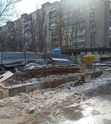 На місці похоронного бюро біля ринку "Кодак" у Дніпрі зводять нові торгові павільйони