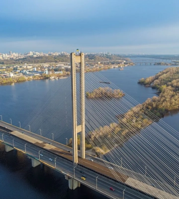 У Києві можуть частково відновити рух автівок Південним мостом — міський голова