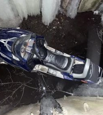 На Полтавщині водійка снігоходу не справилася з керуванням: її та пасажира госпіталізували