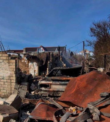 Російські війська обстріляли один із районів Херсона, загинула людина. ФОТО