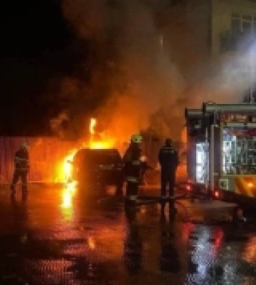 До 5 років ув’язнення засуджено злочинця, який на замовлення рф вчинив серію підпалів авто в Ужгороді
