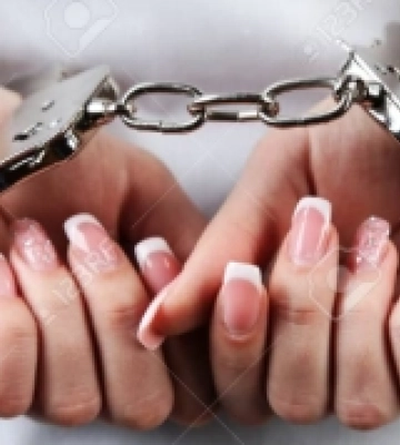 У Миколаєві затримали 25-річну жінку за підозрою у збуті психотропів