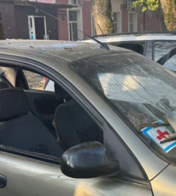 Росіяни атакували БПЛА цивільне авто в Сумах: загинув водій, пасажир поранений