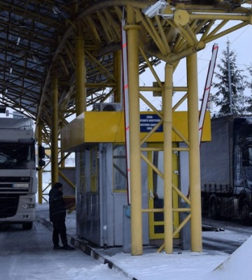 Пропонував 50 євро: суд на Волині оштрафував водія, який хотів виїхати в Польщу, на 25 тисяч гривень