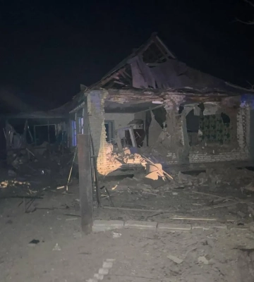 Ворожий удар по Києву: жінка поранена, пошкоджено будинки в двох районах