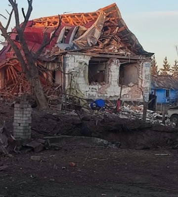 Из-за обломков на Житомирщине пострадала женщина, есть разрушения