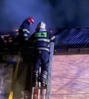 У Малому Березному на Ужгородщині врятували від вогню половину 2-квартирного будинку (ФОТО)