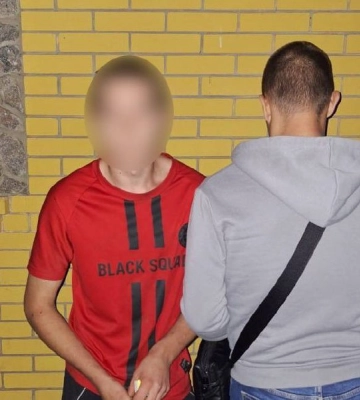 У Сумах дали 5,5 років 21-річному рецидивісту за пограбування підлітка