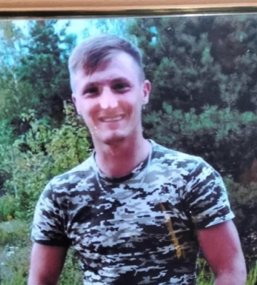Війна забрала у батьків наймолодшого з трьох синів: воїну з Луцького району назавжди 24 роки