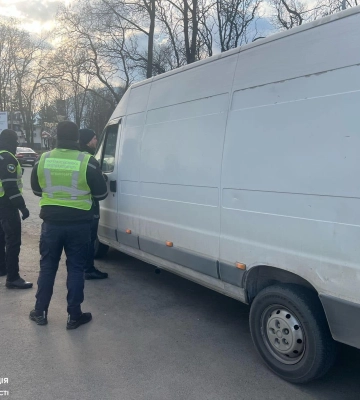 На Закарпатті патрульні перевірили понад 500 авто перевізників