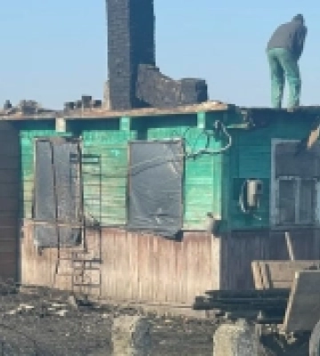 У селі на Волині горіла хата: багатодітна сім’я потребує допомоги