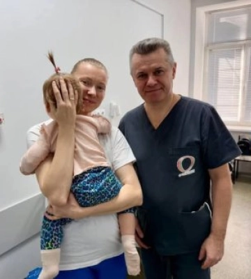 Львівські лікарі повернули голос і дихання юній закарпатці
