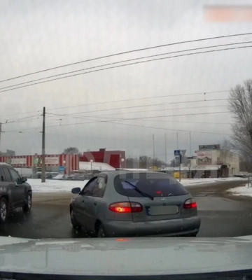 Героїв соцмереж Харкова розшукала поліція: відео допомогло їх покарати