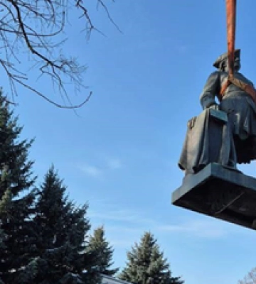 У Полтаві таємно знесли пам&#039;ятник Петру І