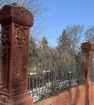 Київрада підтримала петицію про збереження паркану Байкового кладовища