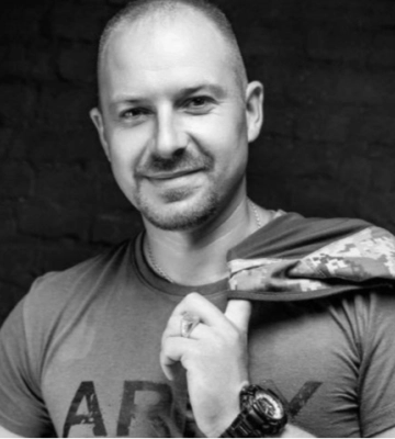 Донька та син втратили батька: на Волині прощатимуться з Героєм Віктором Паюком