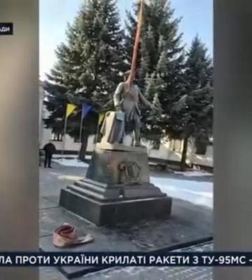 У Полтаві демонтували пам&#039;ятник Петру І