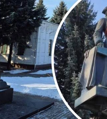 Очищение публичного пространства: в Полтаве демонтировали памятник российскому императору