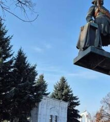У Полтаві таємно демонтували пам&#039;ятник Петру першому