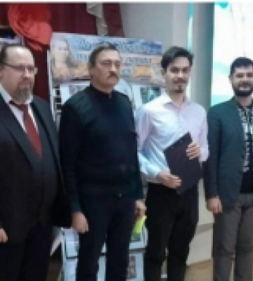 &quot;Це українська культура та наша ідентичність&quot;. Херсонські чоловіки читали вірші Лесі Українки у її день народження