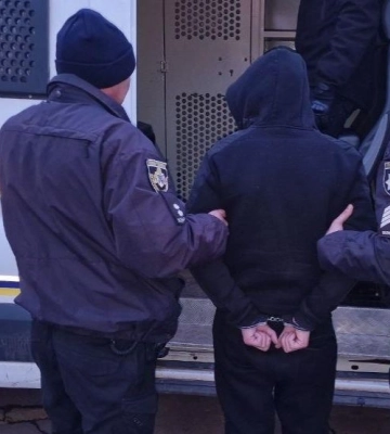 У Кривому Розі поліція взяла у кайданки нелюда, який безжально вбив стареньку матір