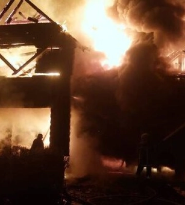 Росіяни атакували Бучанський район БпЛА, спалахнула пожежа, одна людина поранена. ФОТО