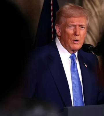 Трамп: США почнуть продавати "золоті" посвідки на постійне проживання