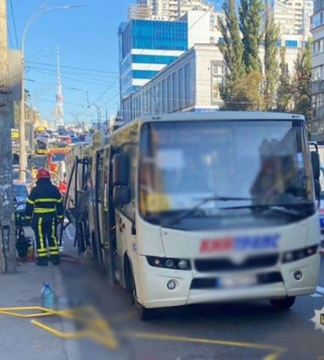 В’їхав у автобус з пасажирами на повній швидкості: у Києві судитимуть водія «Газелі» (ФОТО)