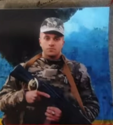 «Рідні ходили на поклон ходили, щоб встановили прапора»: на Волині - скандал на могилі у військового