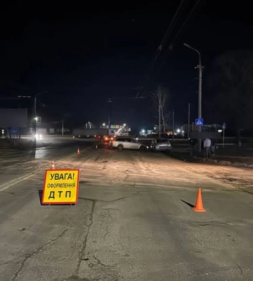 У Луцьку на Рівненській зіткнулися автівки, травмувалися двоє людей