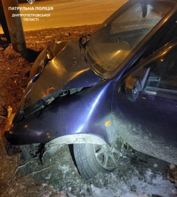 У Дніпрі п&#039;яний водій Ford врізався в електроопору