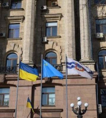 11 років спротиву: на знак солідарності у Миколаєві підняли прапор кримськотатарського народу