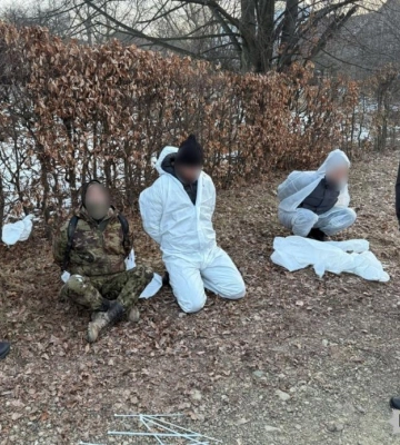 Переправляли чоловіків за кордон: Правоохоронці Рівненщини викрили організатор та «клієнтів» схеми