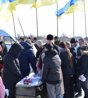 Військового з Петрівської громади провели в останню путь