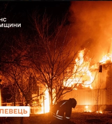 У Кролевці вогнеборці ліквідували загоряння у закинутому житлового будинку