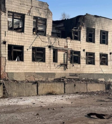 На підприємство у Глухові російські війська скинули 3 авіабомби: поранено чоловіка