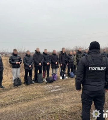 Поліція Закарпаття затримала учасників злочинної схеми, за якою до Угорщини намагалися переправити 16 військовозобов’язаних&amp;hellip;