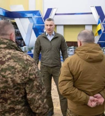 Киевляне – защитникам: Кличко передал 27 бригаде НГУ купольные системы РЭБ от общины столицы