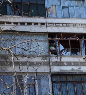 У Херсоні показали наслідки ранкового обстрілу Корабельного району